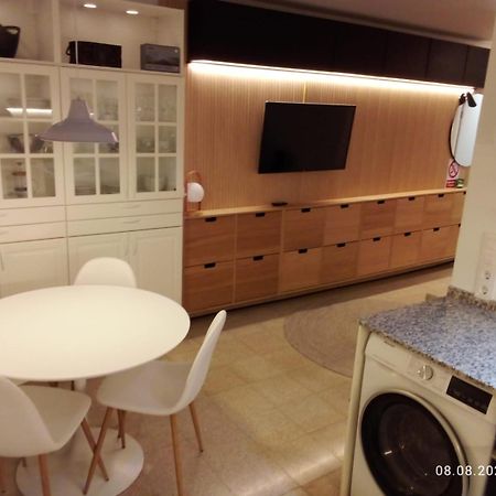 2 Bedroom Large Modern Apartment In Blanes Old Town 50M From The Beach! Exterior foto